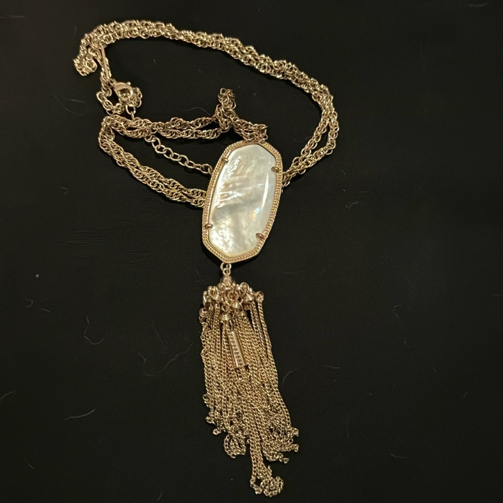 Kendra Scott necklace